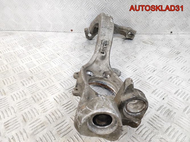 Кулак передний правый Audi A6 C6 4F0407242E