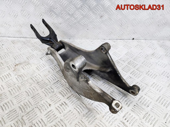 Кронштейн двигателя Opel Sintra 2,2 X22XE 10257136