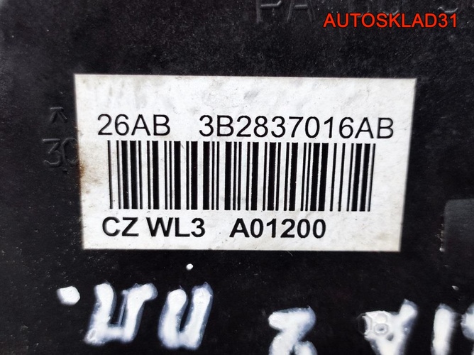 Замок двери передней правой Skoda Fabia 2