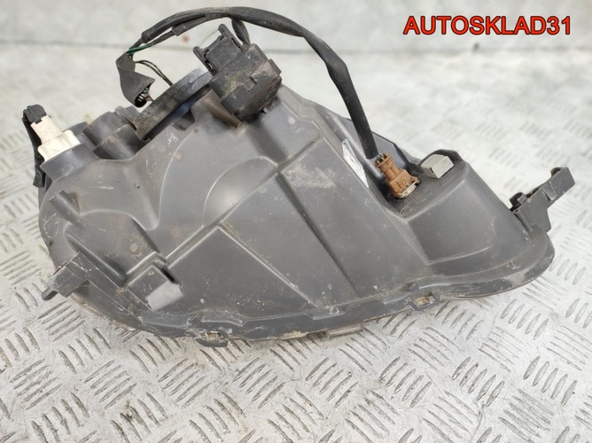 Фара левая Toyota Yaris 811700D080 Рестайлинг