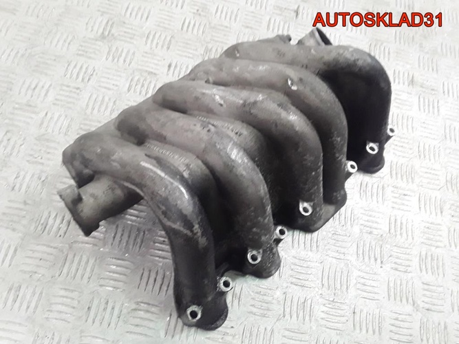 Коллектор впускной Аукди 100 Ц4 2,5 AAT 046129713F