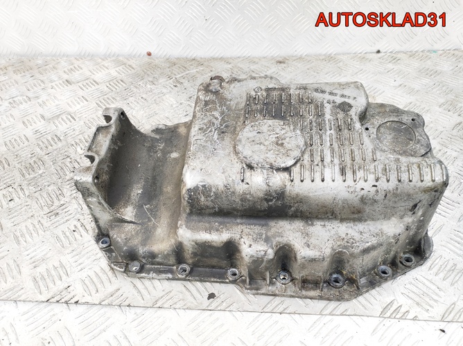 Поддон двигателя VW Golf 4 030103603P 1,4 Бензин