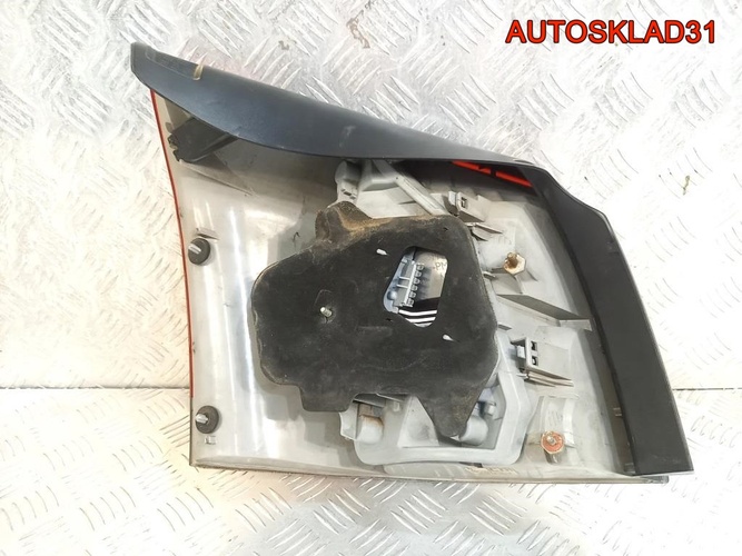 Фонарь задний правый Opel Signum 13191350