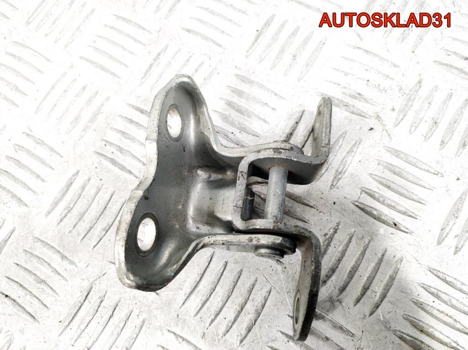 Петля двери передняя правая нижняя Toyota Avensis
