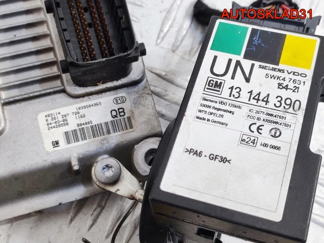 Блок Эбу комплект Opel Corsa C 1,0 Z10XEP 24420558