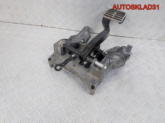 Педаль тормоза АКПП VW Touareg 7L0723142B