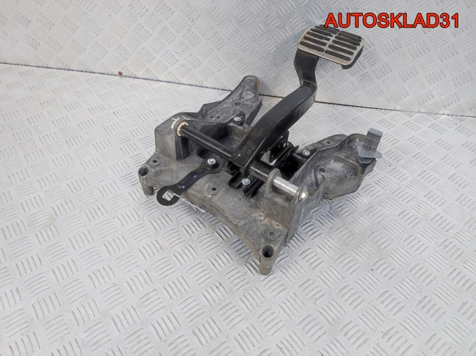 Педаль тормоза АКПП VW Touareg 7L0723142B