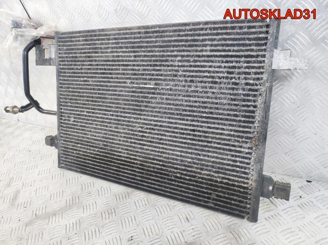 Радиатор кондиционера Audi A4 B5 8D0260401G Дизель