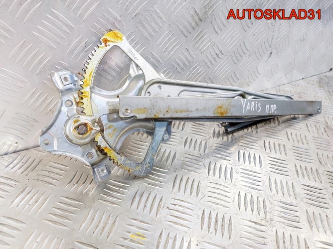 Стеклоподъемник передний правый Toyota Yaris