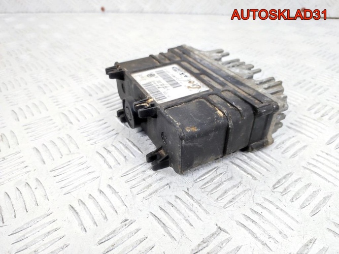 Блок ЭБУ Vоlkswаgen Gоlf 3 1,6 AEE 032906030R