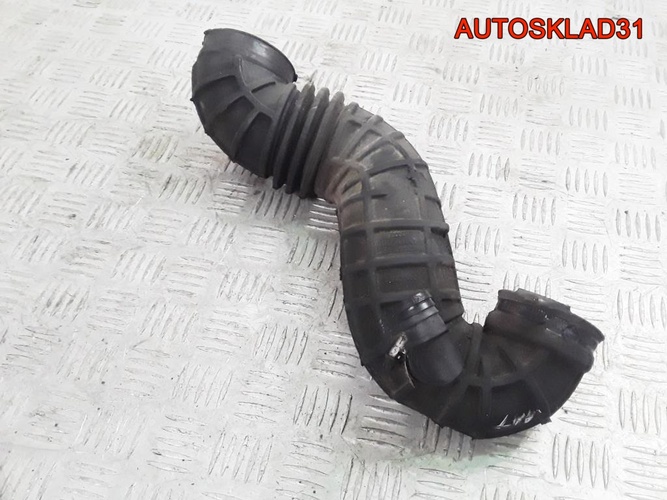 Гофра воздуховода Audi 100 C4 2,5 AAT 4A0145747A