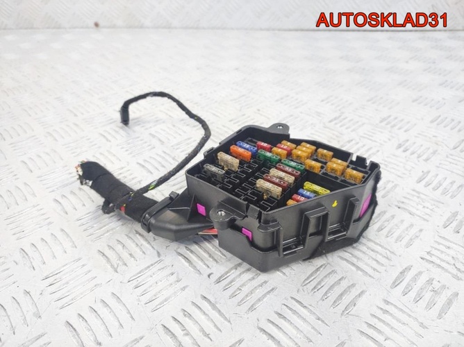 Блок предохранителей салонный Audi A8 D3 8D1941824