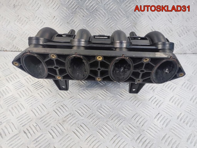 Коллектор впускной Mercedes Vito W638 A6110902437