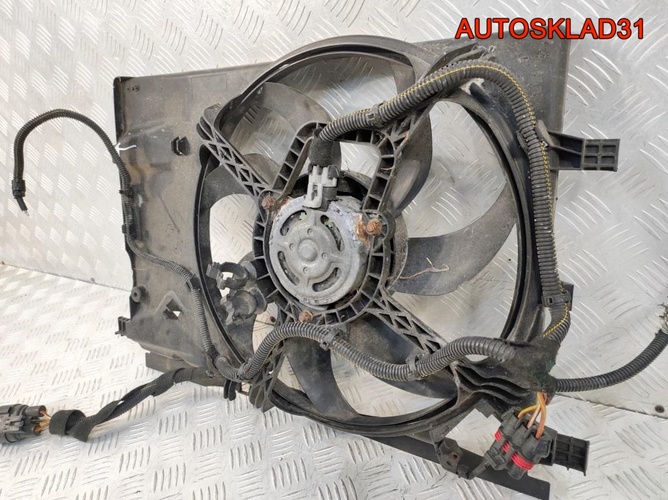 Вентилятор радиатора Opel Corsa D 55702497 Бензин