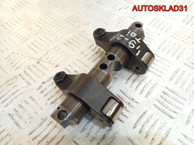 Ось коромысел VW Sharan 2.0 Дизель 038109527AF