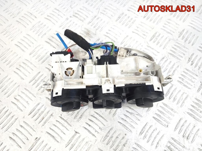 Блок управления отопителем VW Passat B5 1J0820045M