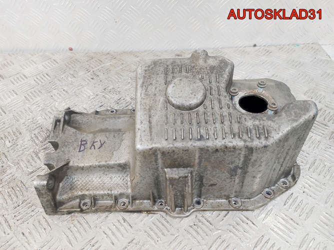 Поддон двигателя VW Polo 1,4 BKY 032103603N Бензин