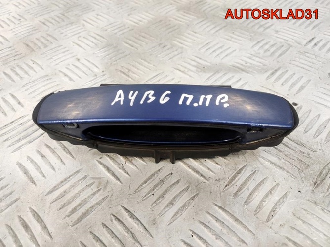 Ручка двери передяя правая Audi A4 B6 4B0839885