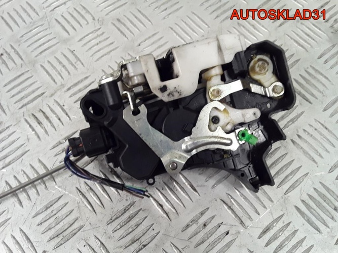 Замок двери передней левой Mitsubishi Colt MN145935