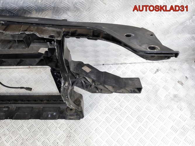 Панель передняя Volkswagen Touran 1T0805588