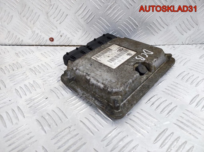 Блок ЭБУ Volkswagen Golf 4 BCB 036906034DS Бензин