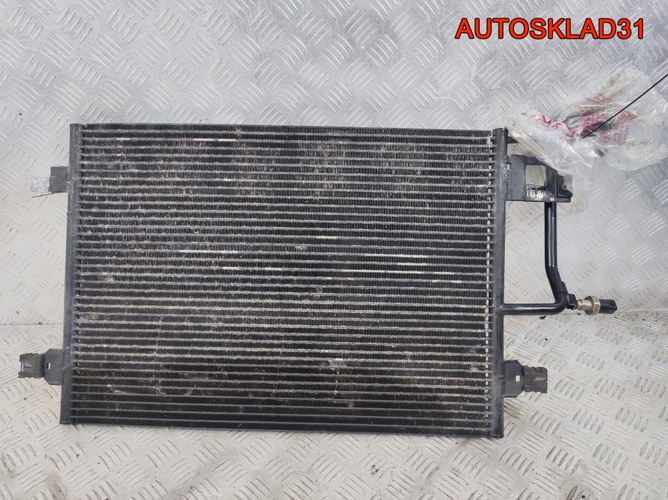 Радиатор кондиционера Audi A4 B5 8D0260401G Дизель