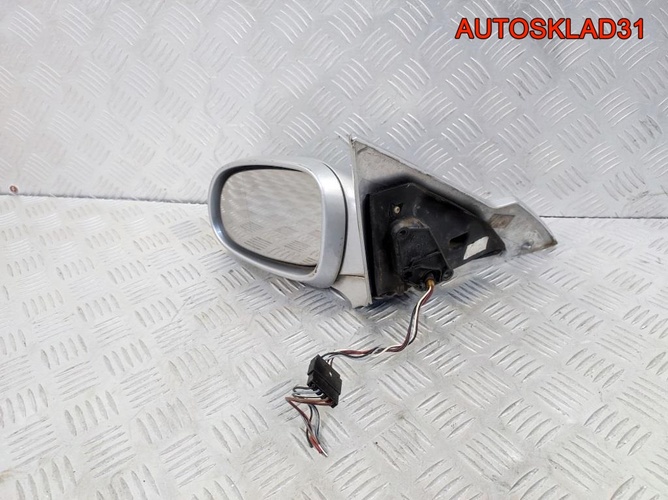 Зеркало левое Mercedes Benz C208 CLK A2088100176
