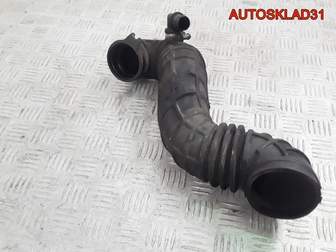 Гофра воздуховода Audi 100 C4 2,5 AAT 4A0145747A