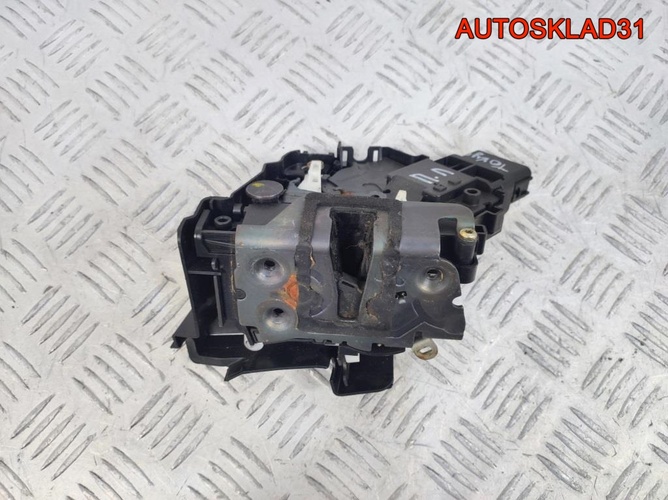 Замок двери передней левой Ford Focus 3M5AR21813ER