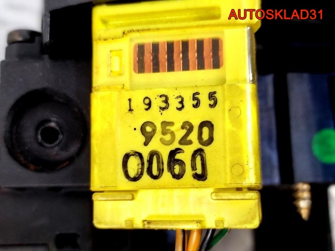 Переключатель подрулевой Nissan Primera P11 36852B