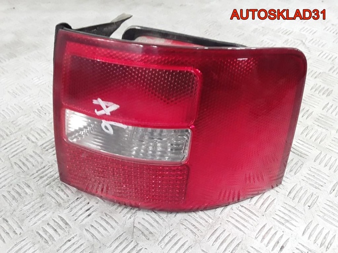 Фонарь задний правый Audi A6 C5 4B9945096F Combi