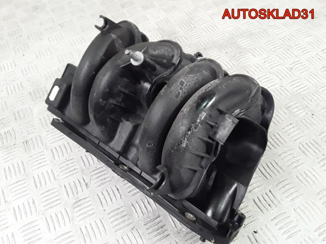 Коллектор впускной Рено Логан 1,4 K7J 7700273860 