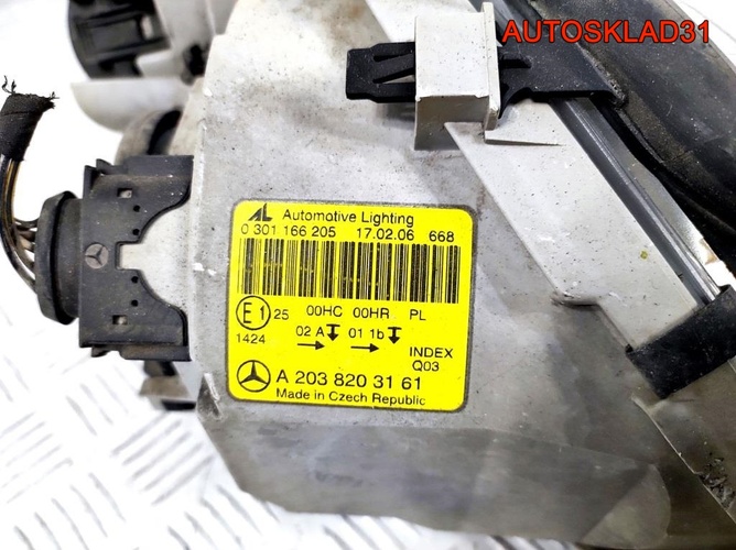 Фара левая Mercedes Benz W203 A2038203161