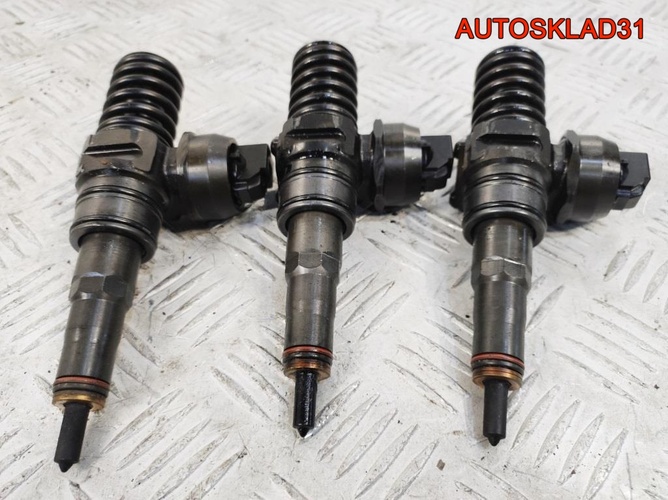 Форсунка дизельная Skoda Fabia 2 BMS 038130073BP
