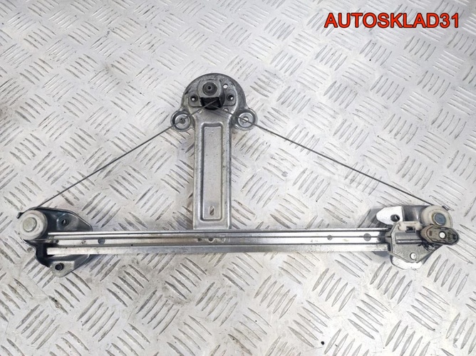 Стеклоподъемник задней левой Opel Astra H 13100420