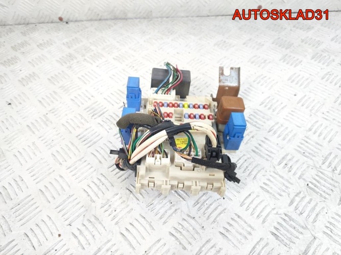 Блок предохранителей Nissan Primera P12 24350AV700
