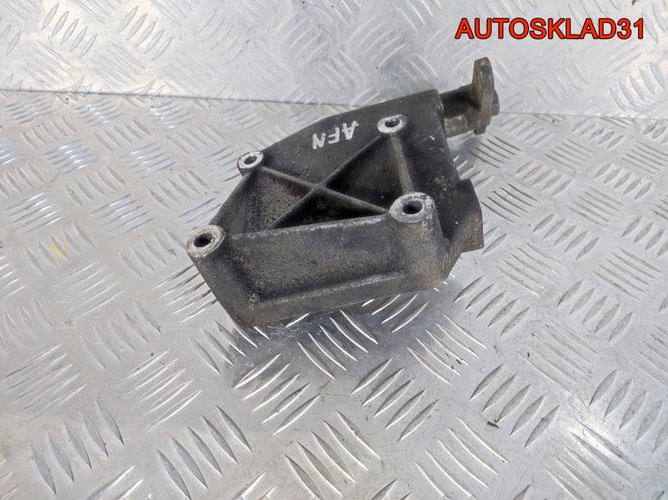 Кронштейн двигателя VW Passat B5 1,9 AFN Дизель
