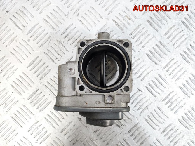 Заслонка дроссельная VW Caddy 3 2.0 BDK 038128063C
