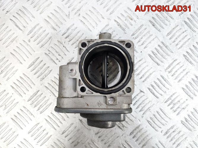 Заслонка дроссельная VW Golf 5 2.0 BDK 038128063C