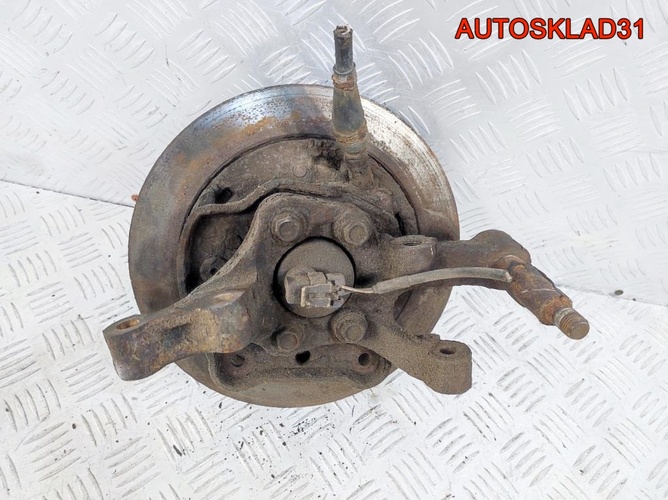 Кулак поворотный задний левый Daewoo Nubira