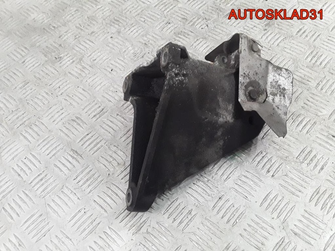 Кронштейн двигателя правый Ауди 100 Ц4 4A0199312