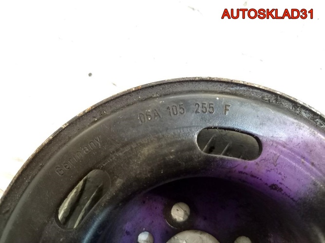 Шкив коленвала VW Golf 4 1,6 AKL 06A105255F