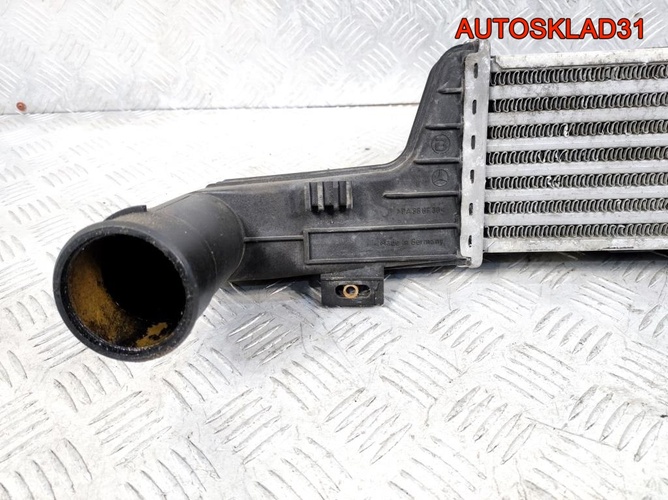Интеркулер Mercedes Benz W210 A2105000400