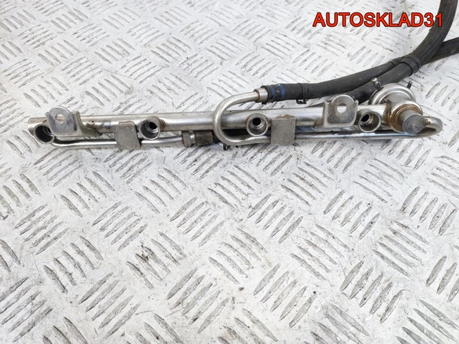 Рейка топливная Audi A4 B6 2.0 ALT 06B133681L