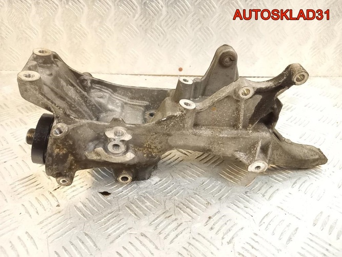 Кронштейн генератора Audi Q5 8R 06H903143E