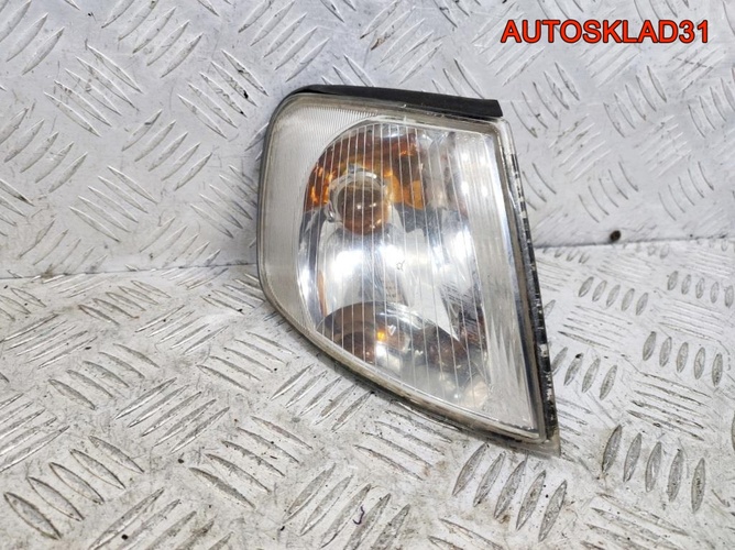 Указатель поворота правый белый Audi A3 8L0953050