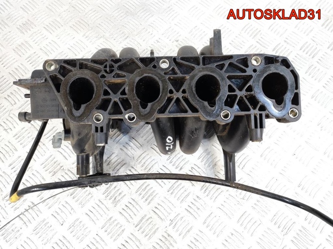 Коллектор впускной Renault Logan 8200647805