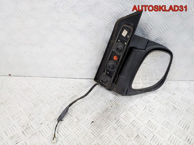 Зеркало правое Hyundai Starex H1 876204A410