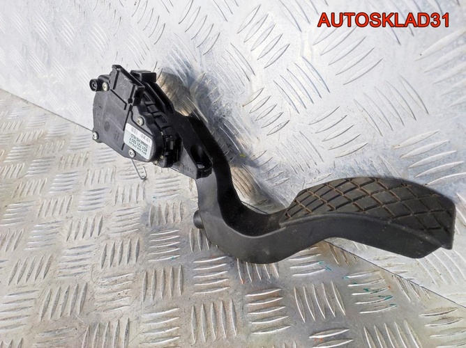 Педаль газа Audi A4 B5 8D1721523F Дизель