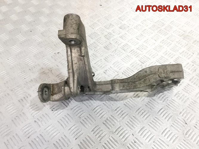 Кронштейн переднего рычага VW Golf 5 1K0199295F